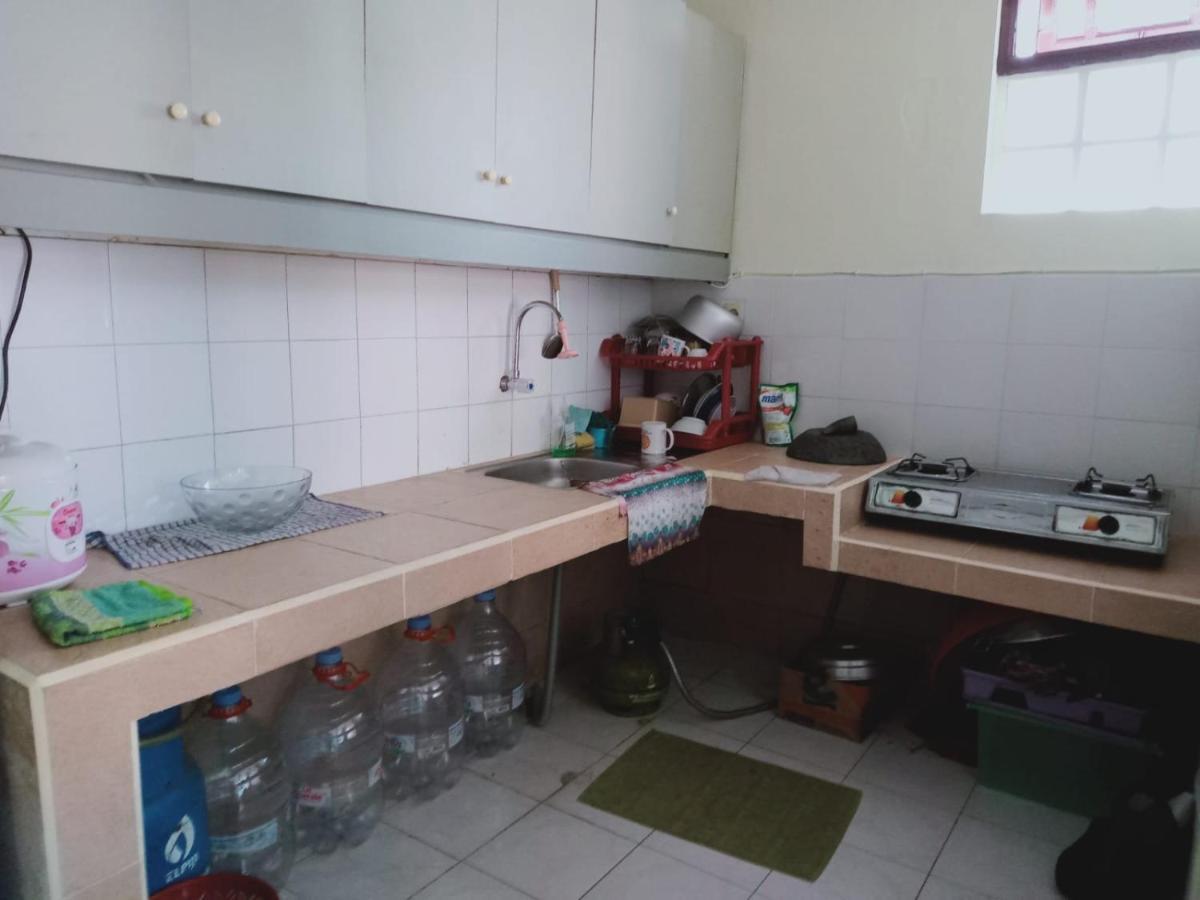 Villa Musti Green Apple Cipanas Sindanglaya Exteriör bild